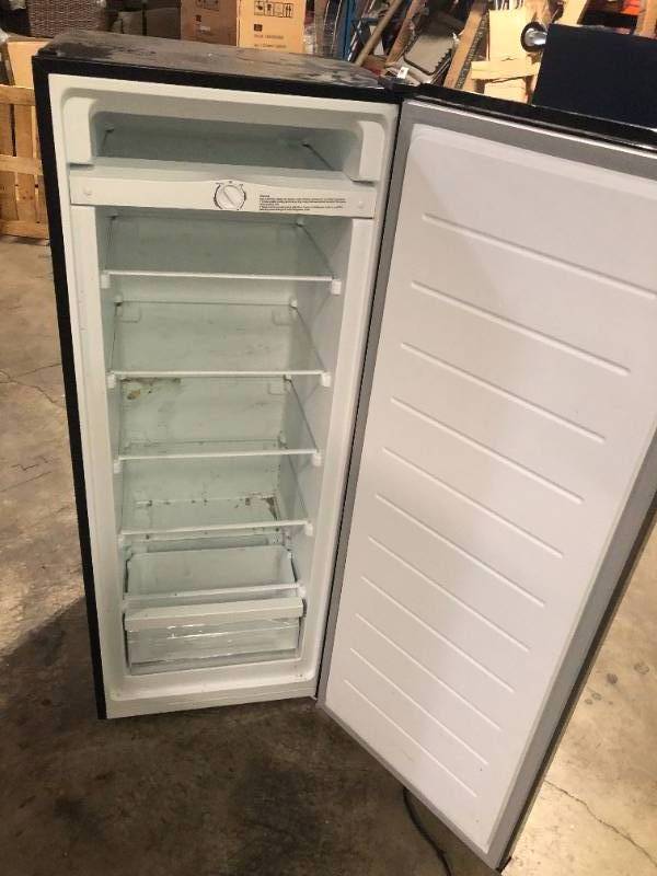 Vissani 7 cu. ft. Convertible Upright Freezer/Refrigerator in Stainless  Steel Garage Ready Customer Returns See Pictures, KX REAL DEAL OUTDOOR  SEASONAL FURNITURE TOOLS FLOORING AND MORE NEWPORT AUCTION