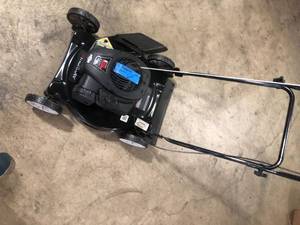 lot 30 image: Murray 20 in. 125 cc Briggs & Stratton Walk Behind Gas Push Lawn Mower with 4 Wheel Height Adjustment and Prime N Pull Start Customer Returns See Pictures