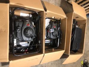 lot 34 image: Lot of Assorted Murray Lawn Mowers Customer Returns See Pictures