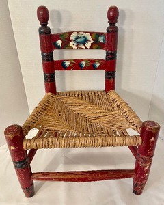 lot 37 image: Vintage Rosemaling Doll or Small Childs Chair