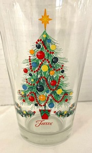 lot 41 image: Christmas Tree Glasses by Fiesta Ware