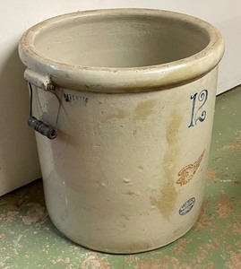 lot 42 image: Vintage Redwing Pottery 12 Gallon Crock with Handles