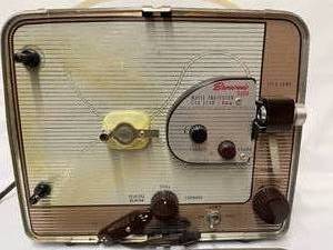 lot 107 image: Vintage Kodak Brownie 500 Movie Projector