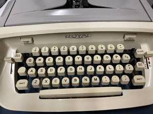 lot 113 image: Vintage Telstar Typewriter With Case