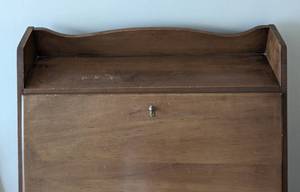 lot 7 image: Vintage Wood Secretary