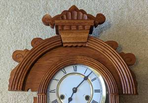 lot 11 image: Elegant Vintage Wood Wall Clock