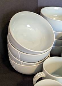 lot 13 image: Studio Nova Pezze Green Dish Set