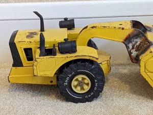 lot 16 image: Vintage Tonka ScraperEarthmover