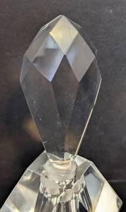 lot 23 image: Crystal Perfume Bottles Including Lalique for Nina Ricci
