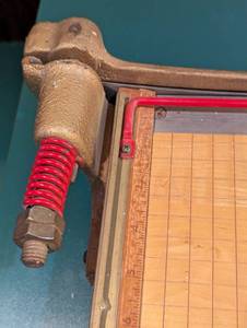 lot 96B image: Ingento Vintage Paper Cutter