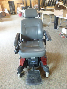 lot 7 image: Invacare Pronto Mobility Scooter with Sure Step