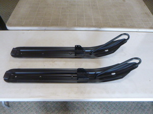 lot 10 image: Pair of New Snowmobile Skis