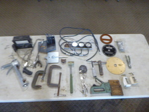 lot 14 image: Garage Items