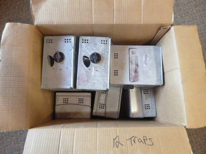 lot 18 image: Ketch-All Multiple Catch Mousetraps