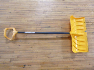 lot 88 image: Snow Shovel