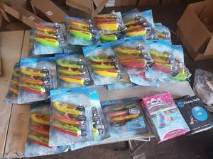 lot 39 image: Wind Up Boats and Other Water Toys, All Pictured