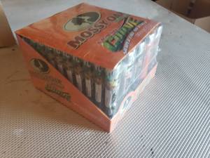 lot 74 image: Full Retail Pack of Mossy Oak Lighters - 40 Total