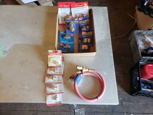 lot 142 image: Misc. 38 and 14 Air Hose Fittings