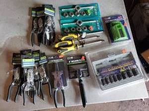 lot 169 image: Lot of Tools - Sockets, Welding Pliers, Linesman Pliers, Side Cutters, Die Sets, Phillips Screwdrivers, Hook Blades