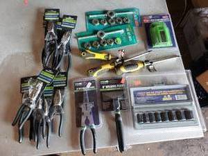 lot 170 image: Lot of Tools - Sockets, Welding Pliers, Linesman Pliers, Side Cutters, Die Sets, Phillips Screwdrivers, Hook Blades