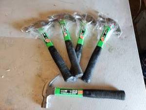lot 208 image: Lot of 5 Claw Hammers