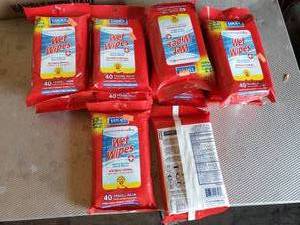 lot 295 image: Lot of 10 Packages of Wet Wipes