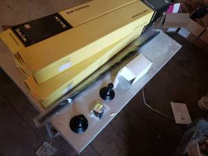 lot 309 image: Lot of 4 Towel Bars