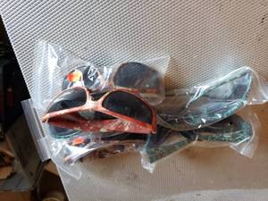 lot 311 image: 6 Pairs of Sunglasses