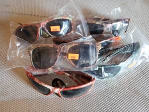 lot 312 image: 6 Pairs of Sunglasses