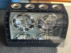 lot 1 image: Dual Bass Car Amplifier
