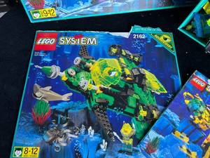 lot 28 image: Lego Aquanauts System