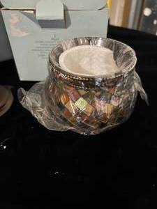 lot 77 image: Lot of 5 Partylite Items