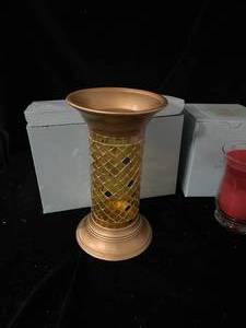lot 74 image: PartyLite 2 Candles & 2 Candle Holders