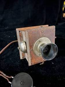 lot 67 image: Vintage Telephone