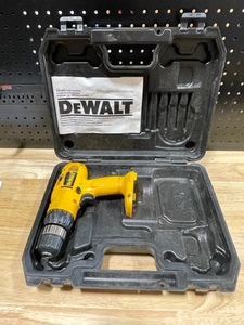 lot 25 image: DeWalt 38 VSR DrillDriver