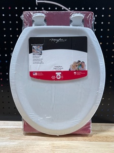 lot 28 image: Mayfair Toilet Seat and Cover