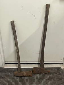 lot 63 image: Splitting Maul and Firemans Axe