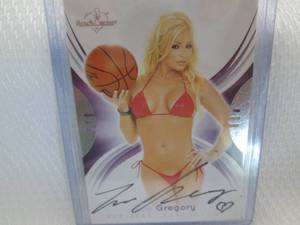 lot 16 image: 2015 Bench Warmer Zoe Gregory Autog...