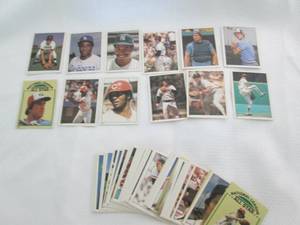 lot 17 image: 75 1981 Topps Baseball Stickers...