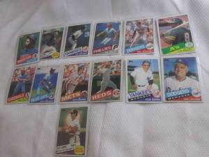 lot 117 image: Assorted 1985 Topps Baseball Cards...