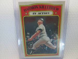 lot 127 image: 1972 Topps Harmon Killebrew In Acti...