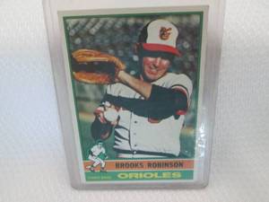 lot 140 image: 1976 Topps Brooks Robinson Card...
