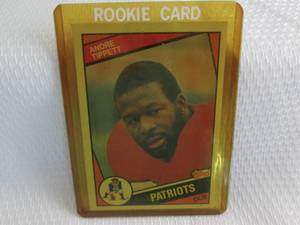 lot 166 image: 1984 Topps Andre Tippett Rookie Car...