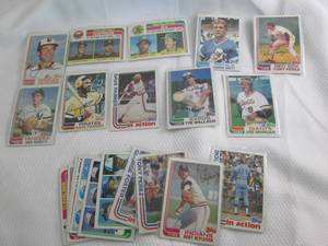 lot 182 image: 1982 Topps Baseball Cards...