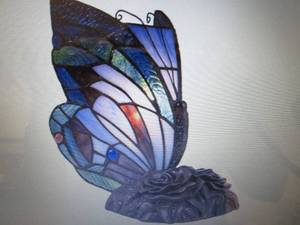 lot 245 image: Portsmouth Home Tiffany Style Butte...