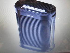 lot 260 image: Honeywell True HEPA Large Room Air ...
