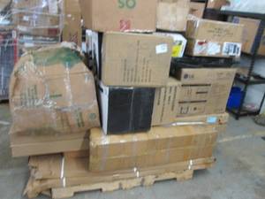 lot 368 image: Large Lot of Items with Issues for ...