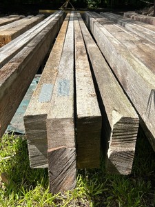 lot 4 image: Lot Of (4) Reclaimed Douglas Fir Timbers