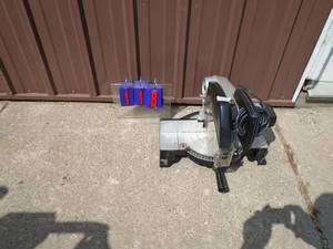 lot 118 image: Black & Decker professional 10 miter saw. Tested & works. As shown.