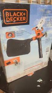 lot 68 image: Black and Decker 12 Amp BlowerVacMulcher